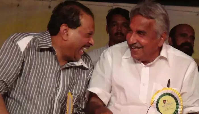 M A yusuf Ali  with Oomenchandy 