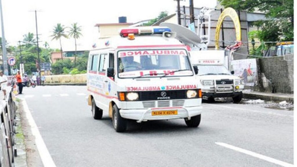 ആംബുലന്‍സുകള്‍ ഗതാഗതക്കുരുക്കില്‍പ്പെട്ട് അരമണിക്കൂര്‍ കുടുങ്ങി; രണ്ട് രോഗികള്‍ മരിച്ചു