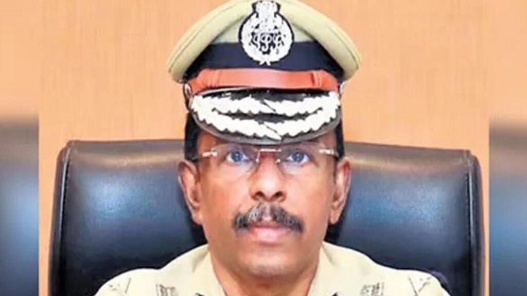 എം.​ആ​ർ. അ​ജി​ത് കു​മാ​റി​ന് ക്ലീ​ൻ ചി​റ്റ് ന​ൽ​കി​യ വി​ജി​ല​ൻ​സ് റി​പ്പോ​ർ​ട്ട് മ​ട​ക്കി ഡ​യ​റ​ക്ട​ർ