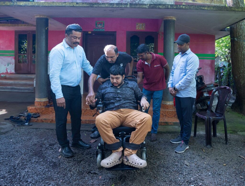 ജന്മനാ വൈകല്യം ബാധിച്ച ജസീമിന് നല്‍കിയ വാക്ക് പാലിച്ച് എം.എ യൂസഫലി; വീട്ടിലെത്തി പുതിയ ഇലക്ട്രിക് വീല്‍ ചെയര്‍ കൈമാറി