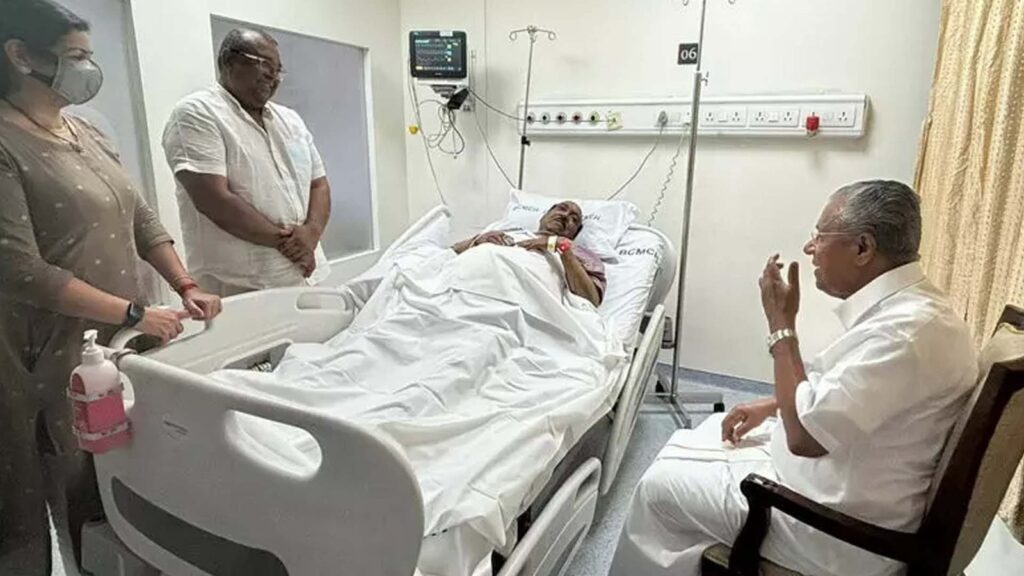 വെ​ള്ളാ​പ്പ​ള്ളി ന​ടേ​ശനെ ആശുപത്രിയിലെത്തി സന്ദർശിച്ച് മുഖ്യമന്ത്രി