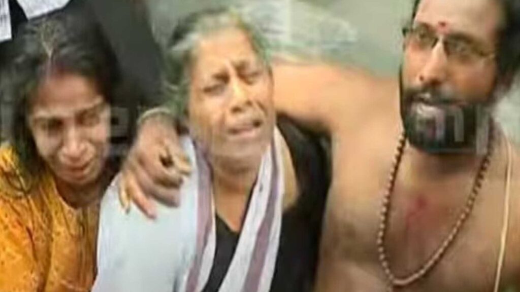 നെയ്യാറ്റിൻകര ​ഗോപന്റെ സമാധി ദുരൂഹതയിൽ നേരറിയാൻ പൊലീസ് നീക്കം; സമാധി സ്ഥലം പൊളിക്കുന്നു; ആത്മഹത്യ ഭീഷണി മുഴക്കി പ്രതിഷേധിച്ച് മക്കൾ; എതിർപ്പുമായി സംഘടനകളും; ഫോറൻസിക് സംഘം സ്ഥലത്ത്