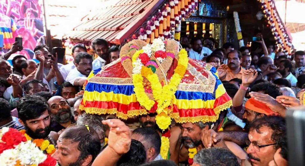 ഭക്തലക്ഷങ്ങള്‍ക്ക് സായൂജ്യമായി ഇന്ന് മകരവിളക്ക്