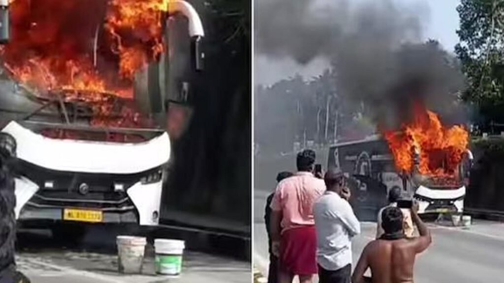 തിരുവനന്തപുരത്ത് ഓടിക്കൊണ്ടിരുന്ന ടൂറിസ്റ്റ് ബസിന് തീപിടിച്ചു