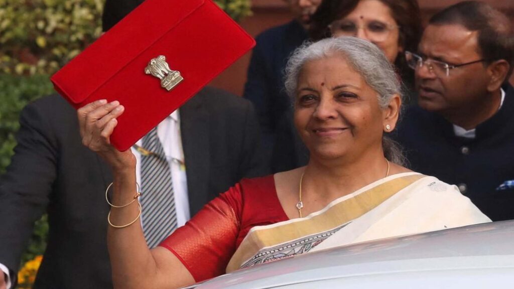 മ​ധ്യ​വ​ർ​ഗ​ത്തി​ൻറെ ശ​ക്തി കൂ​ട്ടു​ന്ന ബ​ജ​റ്റെന്ന് ധനമന്ത്രി നിർമല സീതാരാമൻ; വി​ക​സ​ന​ത്തി​നാ​ണ് മു​ൻ​തൂ​ക്ക​മെ​ന്നും മന്ത്രി