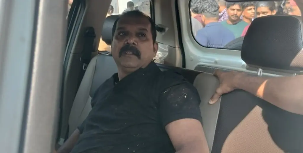 മദ്യപിച്ച് വഴക്കിടുന്നത് പതിവ്; അനുപമയെ കാണാനെത്തിയത് കരുതിക്കൂട്ടി; കയ്യിൽ കരുതിയ കത്തിയുമായി തുടർച്ചയായി വെട്ടി; തളിപ്പറമ്പിൽ ബാങ്ക് ജീവനക്കാരിയെ വെട്ടിയ ഭർത്താവ് പിടിയിൽ