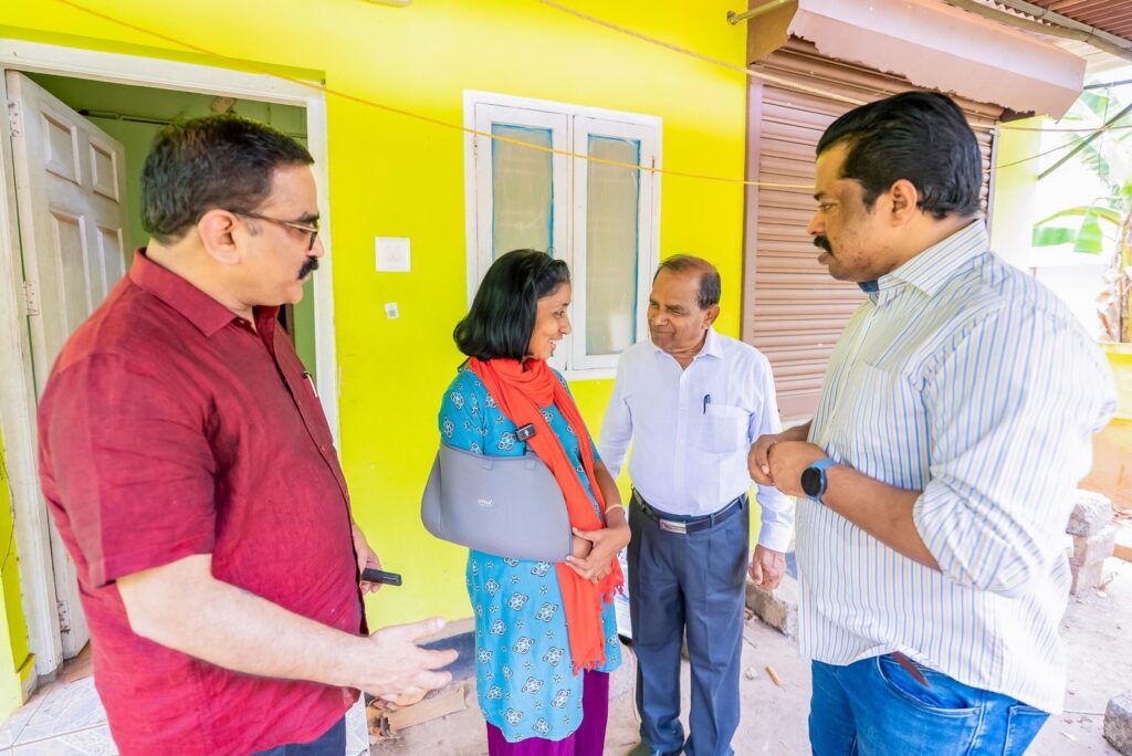 എം.എ.യൂസഫലിയുടെ വിഷുകൈനീട്ടം: ജെയ്സമ്മയ്ക്കും മകൾക്കും ഇനി പുതിയ വീട്ടിൽ അന്തിയുറങ്ങാം