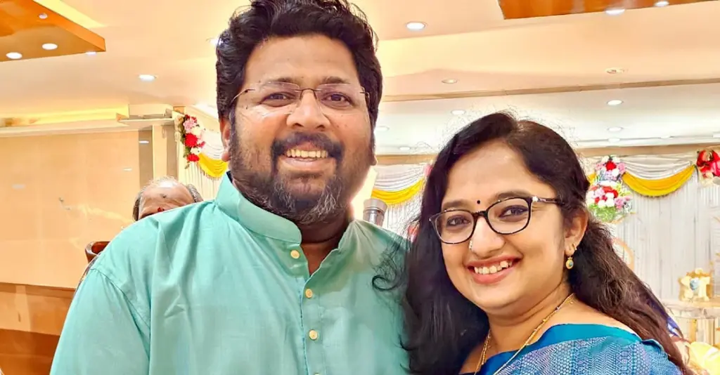 നാളെ എന്നെക്കുറിച്ച് ഏതെങ്കിലും ഉദ്യോഗസ്ഥൻ വിമർശിച്ചുകൊണ്ടോ പുകഴ്ത്തിയോ എഴുതുന്നതും ശരിയല്ല; ദിവ്യ അയ്യരുട പുകഴ്ത്തൽ തള്ളി ഭർത്താവ് കെ.എസ്. ശബരീനാഥൻ