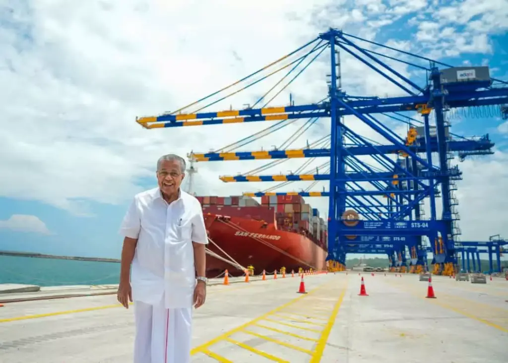 വ്യാപാരത്തിന്റെയും ലോജിസ്റ്റിക്സിന്റെയും ഹബ് ആയി കേരളവും അതിലൂടെ ഇന്ത്യയും മാറും; വിഴിഞ്ഞം തുറമുഖത്തിന് ആശംസയുമായി മുഖ്യമന്ത്രി