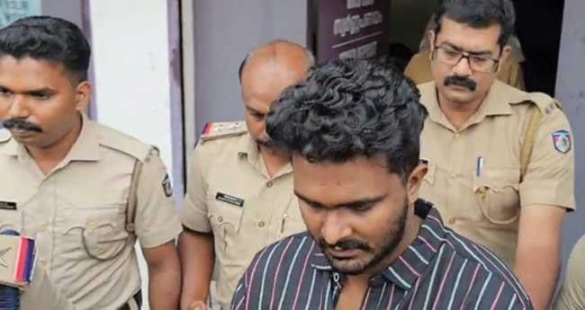 ജ​യി​ലി​ൽ ആ​ത്മ​ഹ​ത്യാ​ശ്ര​മം; വെ​ഞ്ഞാ​റ​മൂ​ട് കൂ​ട്ട​ക്കൊ​ല​ക്കേ​സ് പ്ര​തി അ​ഫാ​ന്‍ ഗു​രു​ത​രാ​വ​സ്ഥ​യി​ൽ