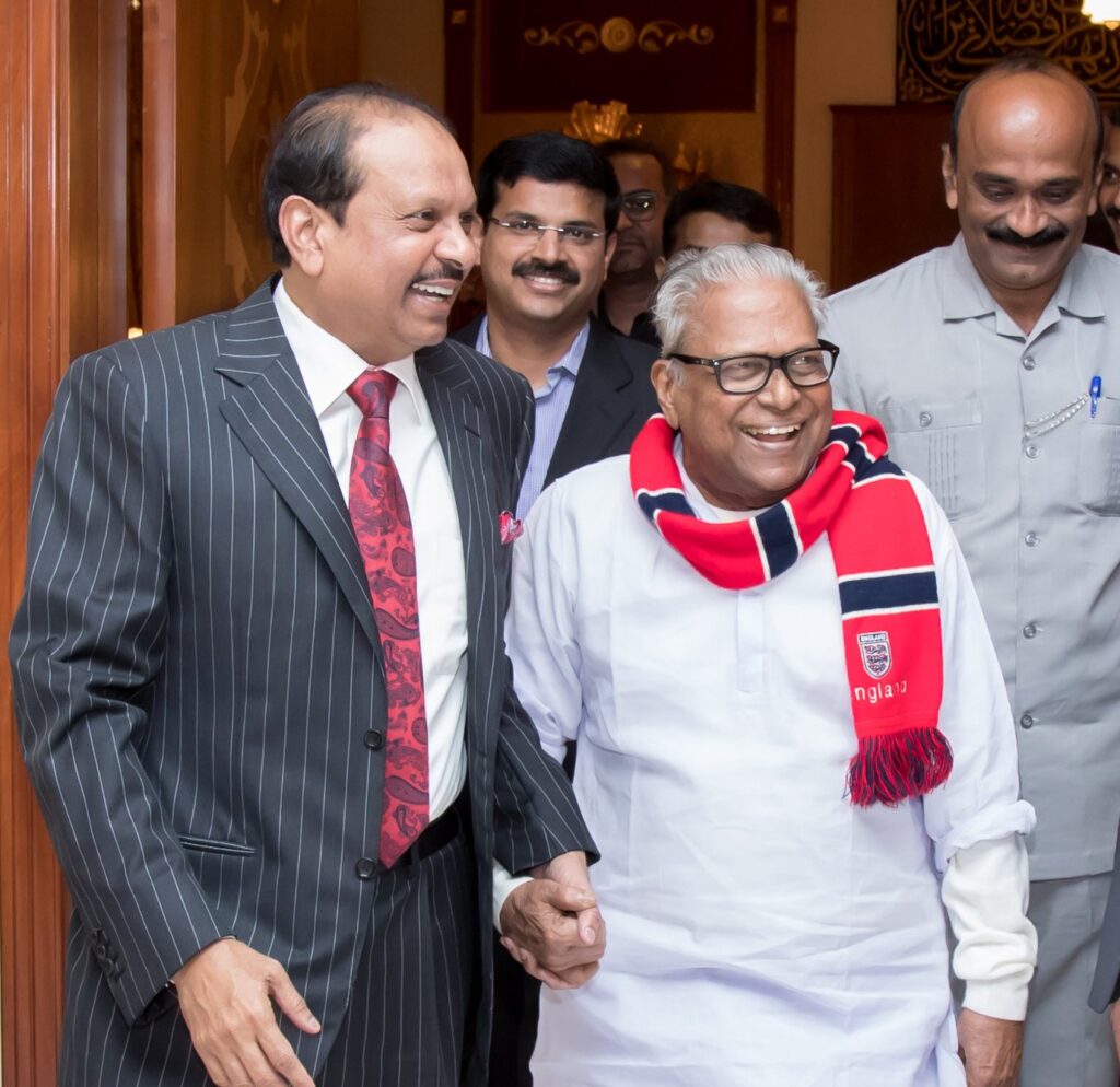 നഷ്ടപ്പെട്ടത് ജനകീയ നേതാവിനെ: എന്റെ വസതിയിൽ അദ്ദേഹമെത്തിയത് ഒരു ഓർമ്മയായി ഇന്നും ഞാൻ ഹൃദയത്തിൽ സൂക്ഷിക്കുന്നു; വി.എസിന്റെ വിയോ​ഗത്തിൽ അനുശോചനവുമായി എം.എ യൂസഫലി