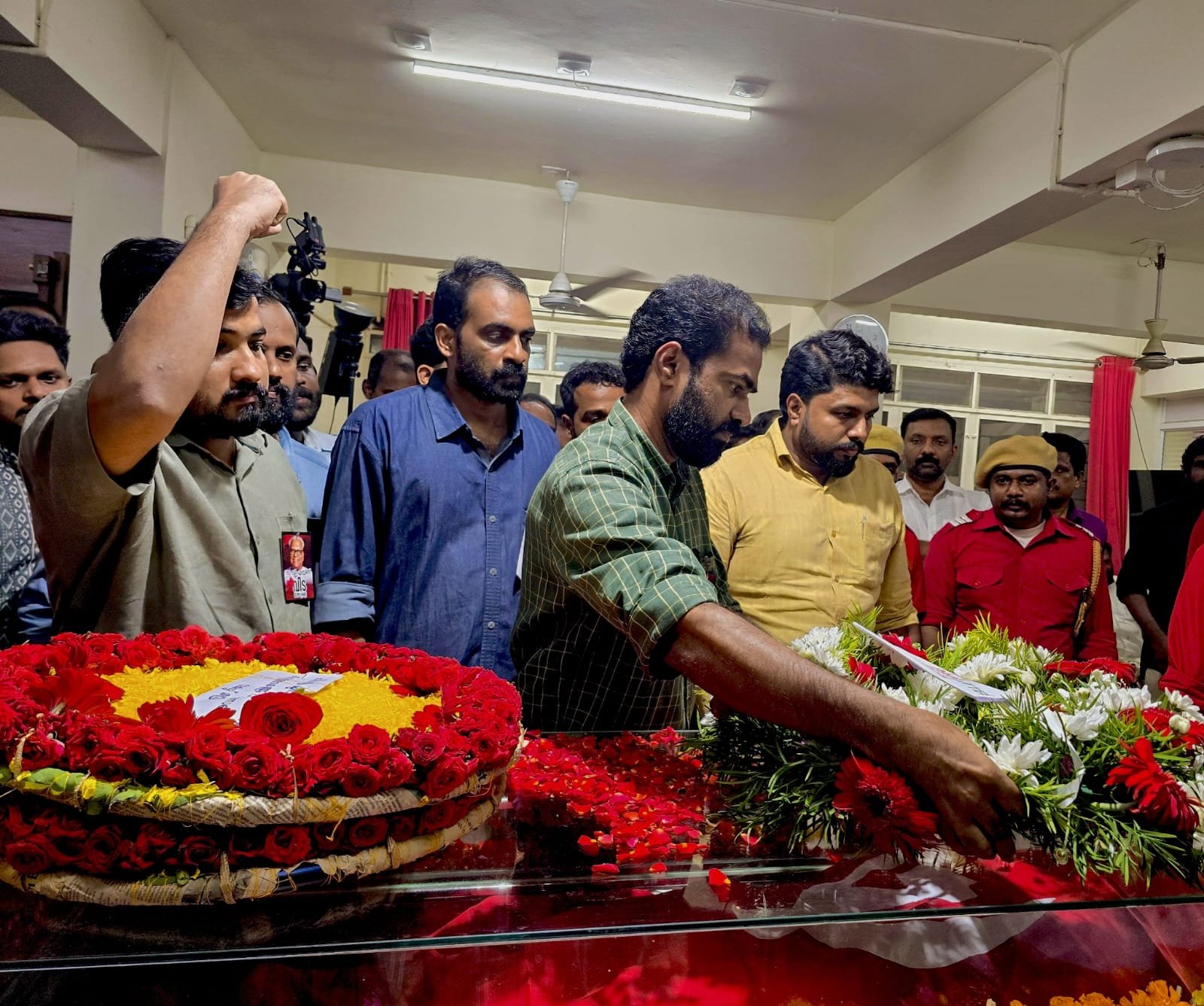 വി എസ് അച്യുതാനന്ദന്  കേരളത്തിന്റെ അന്ത്യാഞ്ജലി