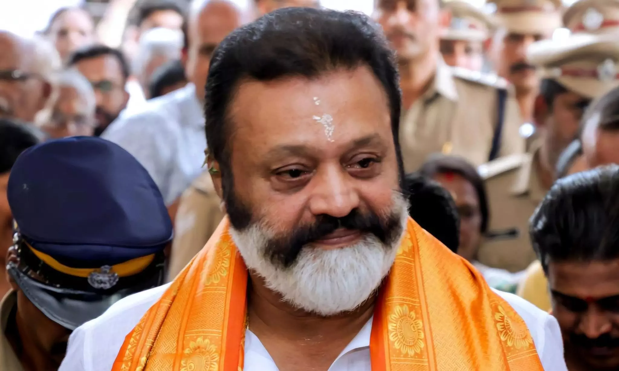 സുരേഷ് ​ഗോപിയുടെ ഓഫീസിന് നേരെ സി.പി.എം ആക്രമണം; ഓഫീസിൽ കരി ഓയിൽ ഒഴിച്ച് പ്രവർത്തകർ