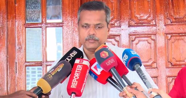 ലോ​കം മു​ഴു​വ​ൻ ത​ന്നെ ക​ള്ള​നാ​യി ചി​ത്രീ​ക​രി​ച്ചു, സഹപ്രവർത്തകർ പിന്നിൽ നിന്ന് കുത്തി; ഡോ ​ഹാരീസ്