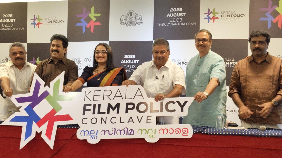 സംസ്ഥാനസർക്കാരിന്റെ ചലച്ചിത്ര നയരൂപീകരണം; കോൺക്ലേവിന് തുടക്കനമായി; മോഹൻലാലും , സുഹാസിനും മുഖ്യാതിഥികൾ