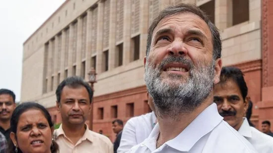 നടത്തിയത് വലിയ വോട്ട് മോഷണം; തിരഞ്ഞെടുപ്പ് കമ്മീഷനെതിരെ രാഹുൽ ​ഗാന്ധി