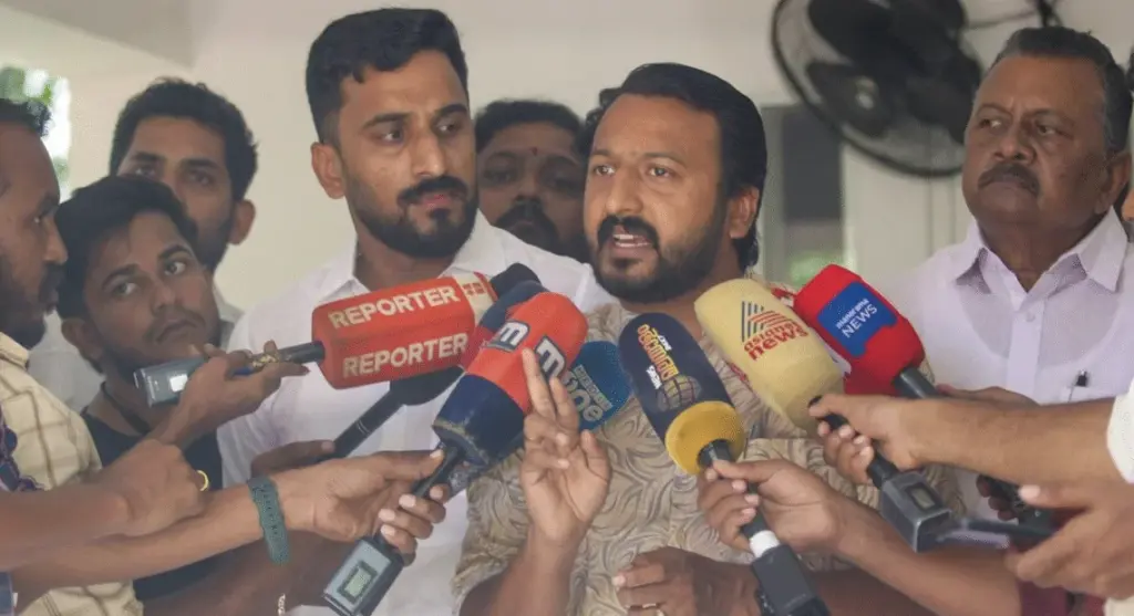 ഹൈക്കോടതിയെ സമീപിക്കാനൊരുങ്ങി രാഹുൽ; ഉടൻ ഹർജി നൽകും