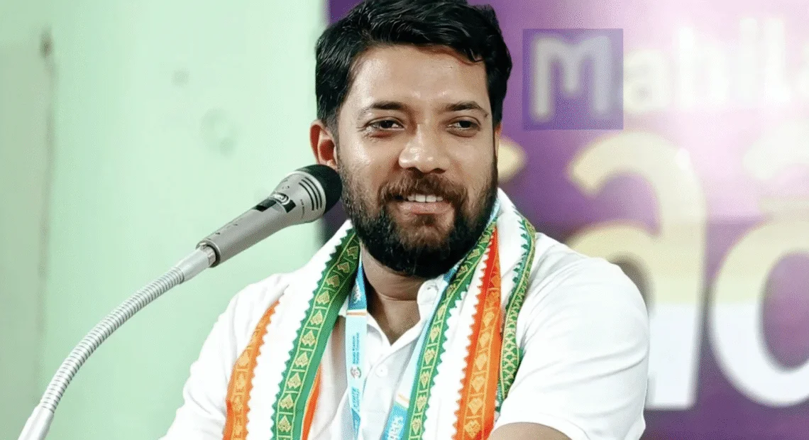 പ്ര​ശോ​ഭ് വി​ഷ​യം ബാ​ധി​ക്കി​ല്ല; ര​മേ​ശ് പി​ഷാ​ര​ടി വി​ജ​യി​ക്കു​മെ​ന്നു​റ​പ്പാ​ണെ​ന്ന് ഷാ​ഫി പ​റ​മ്പി​ൽ
