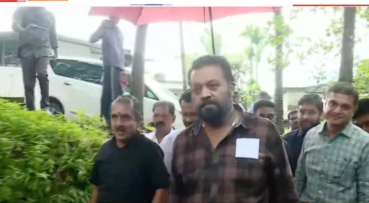 കോതമംഗലത്ത് 23കാരിയുടെ കുടുംബത്തെ സന്ദർശിച്ച് സുരേഷ് ​ഗോപി