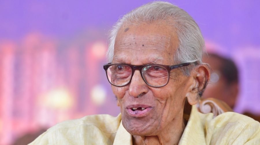 പ്രൊഫ എം കെ സാനു അന്തരിച്ചു