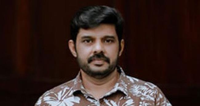 ക​ലാ​ഭ​വ​ന്‍ ന​വാ​സി​ന്‍റെ ഖ​ബ​റ​ട​ക്കം ഇ​ന്ന്; വൈ​കു​ന്നേ​രം നാ​ലു മു​ത​ല്‍ പൊ​തു​ദ​ര്‍​ശ​നം