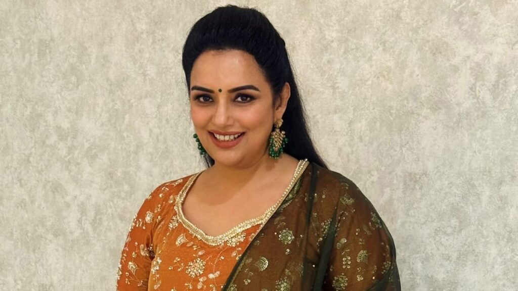 നടി ആക്രമിക്കപ്പെട്ട കേസിൽ സത്യം ഉടൻ പുറത്ത് വരണമെന്ന് ശ്വേത മേനോൻ; നടിയെ അമ്മയിലേക്ക് തിരികെയെത്താൻ ക്ഷണവും