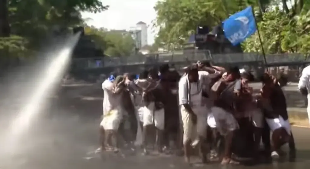 കെ എസ് യു പ്രതിഷേധ മാർച്ചിൽ സംഘർഷം;17 തവണ ജലപീരങ്കി പ്രയോഗം