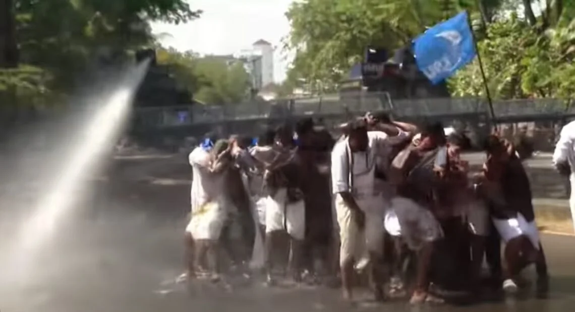 കെ എസ് യു പ്രതിഷേധ മാർച്ചിൽ സംഘർഷം;17 തവണ ജലപീരങ്കി പ്രയോഗം