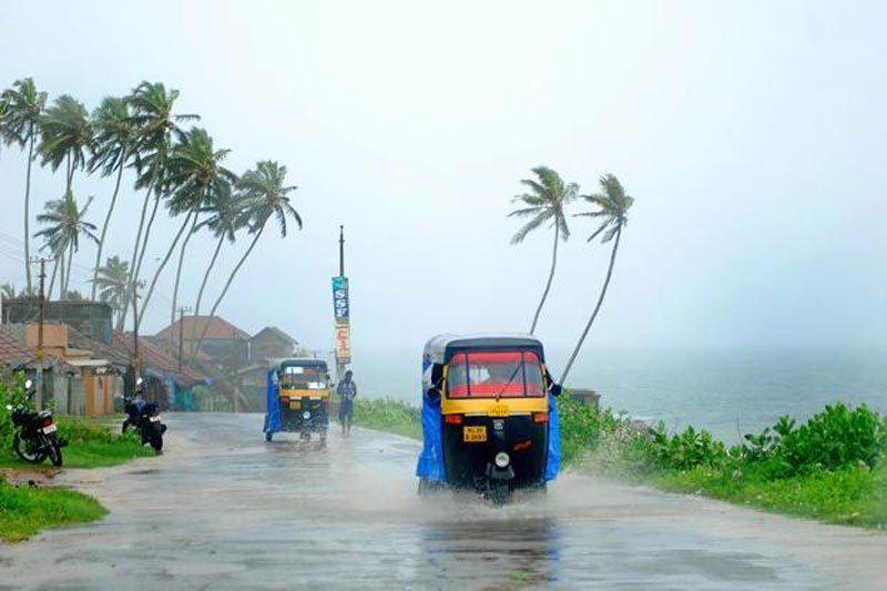 കേരള തീരത്ത് കടൽക്ഷോഭവും കള്ളക്കടൽ പ്രതിഭാസവും, ജാ​ഗ്രതാ നിർദേശം