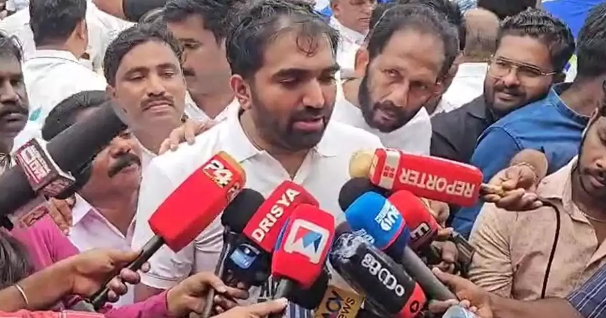 ഉമ്മന്‍ചാണ്ടിയുടെ ഓര്‍മ്മദിനത്തില്‍ തന്നെ പാര്‍ട്ടി സ്ഥാനത്ത് നിന്ന് പുറത്താക്കി; കോൺ​ഗ്രസ് നേതൃത്വത്തിനെതിരെ ചാണ്ടി ഉമ്മൻ