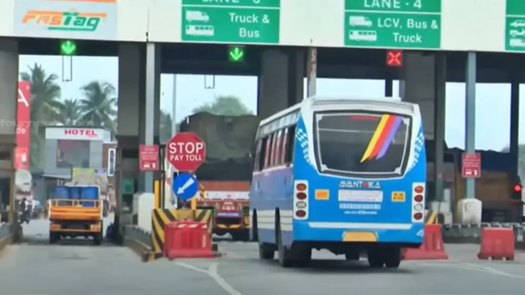 പാലിയേക്കര ടോൾ പിരിവ് നിരോധനം ഹൈക്കോടതി വീണ്ടും നീട്ടി