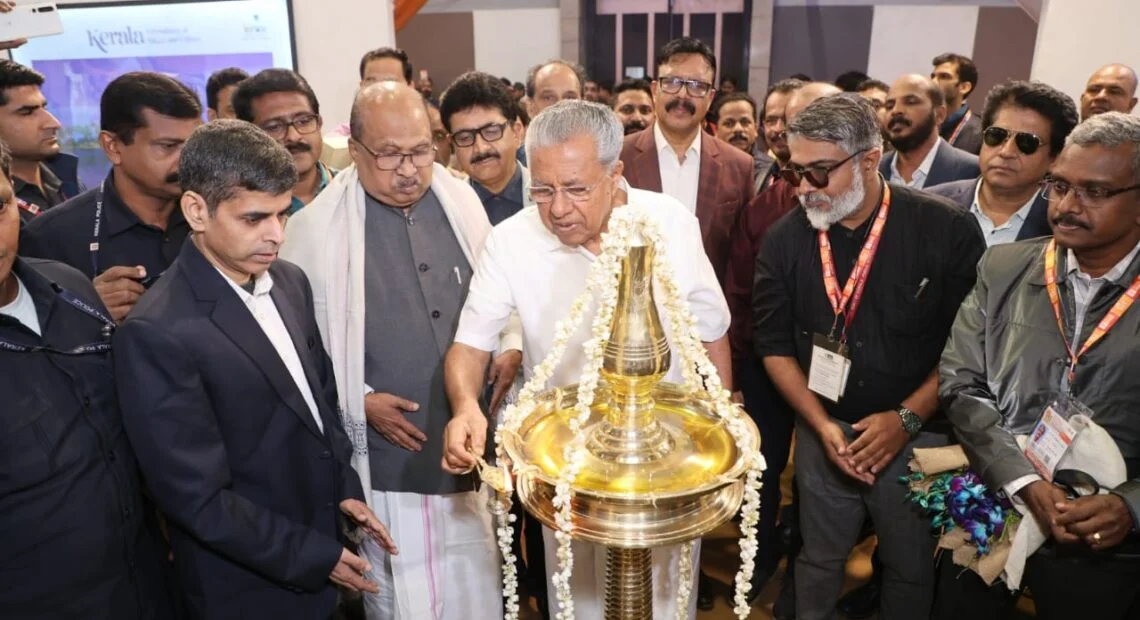 അന്താരാഷ്ട്ര വ്യാപാരമേള: മുഖ്യമന്ത്രി പിണറായി വിജയന്‍ കേരള പവലിയന്‍ ഉദ്ഘാടനം ചെയ്തു