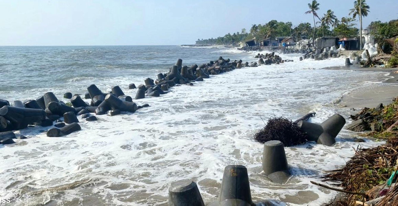 സം​സ്ഥാ​ന​ത്ത് വീ​ണ്ടും ക​ള്ള​ക്ക​ട​ൽ മു​ന്ന​റി​യി​പ്പ്