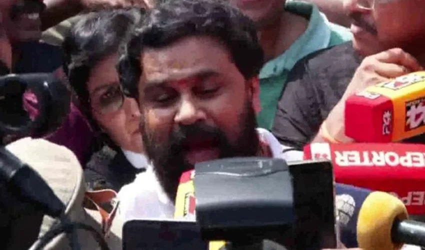 ​ഗൂഡാലോചനയെന്ന് ആദ്യം പറഞ്ഞത് മഞ്ജു; ആ കള്ളക്കഥ കോടതിയിൽ തകർന്നു ; മാധ്യമങ്ങളോട് ദിലീപ്