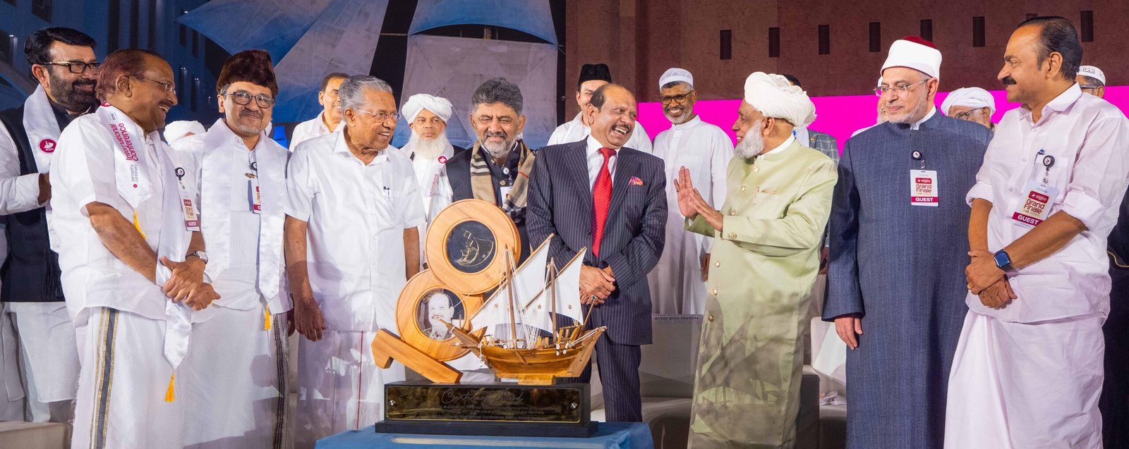 ഏഴരക്കോടി രൂപ ചിലവിൽ സമസ്തയ്ക്കായി പള്ളി നിർമ്മിച്ചു നൽകുമെന്ന് പ്രഖ്യാപിച്ച് എം.എ യൂസഫലി