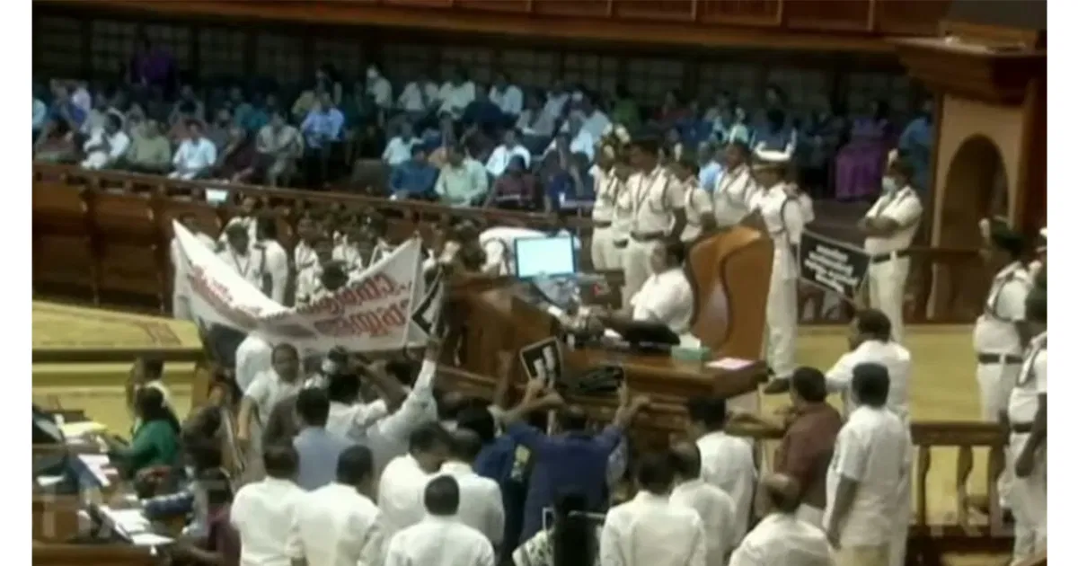സ്വർണക്കൊള്ളയുടെ പേരിൽ ഇന്നും നിയമസഭയിൽ വാക്പോര്; പ്രതിപക്ഷം ഇറങ്ങിപ്പോയി