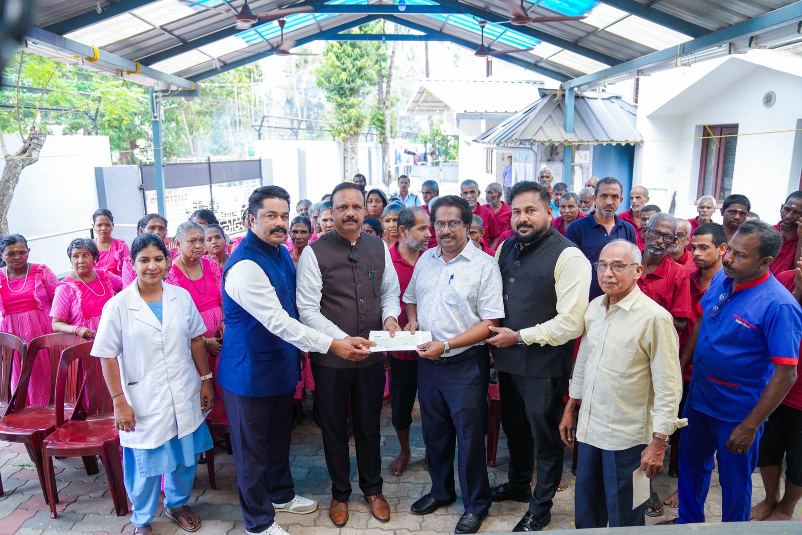 മുണ്ടയ്ക്കല്‍ പുവർഹോമിന് യൂസഫലിയുടെ റംസാന്‍ സമ്മാനം: അന്തേവാസികളുടെ ക്ഷേമത്തിന് 25 ലക്ഷം രൂപ കൈമാറി
