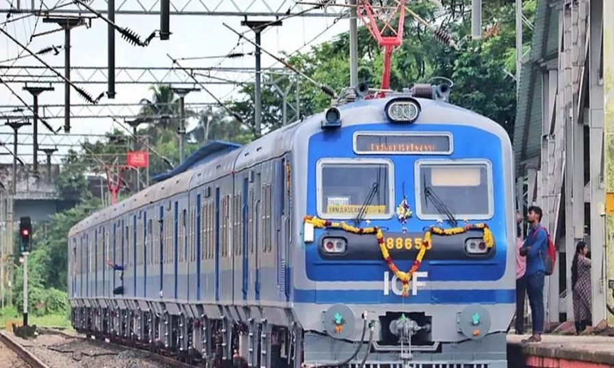 പാലക്കാട് – പൊള്ളാച്ചി റൂട്ടില്‍ പുതിയ ട്രെയിന്‍ സർവീസ്; റെയില്‍വേ മന്ത്രി ഉറപ്പ് നല്‍കിയതായി സുരേഷ് ഗോപി