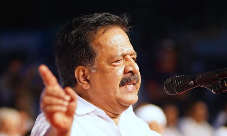 മുഖ്യമന്ത്രി പദ്ധവുമായി ബന്ധപ്പെട്ട വിവാദങ്ങൾ അനാവശ്യം : . ഈ വിവാദത്തിന് ഒരർത്ഥവുമില്ല: വിവാദങ്ങളിൽ പ്രതികരിച്ച് രമേശ് ചെന്നിത്തല
