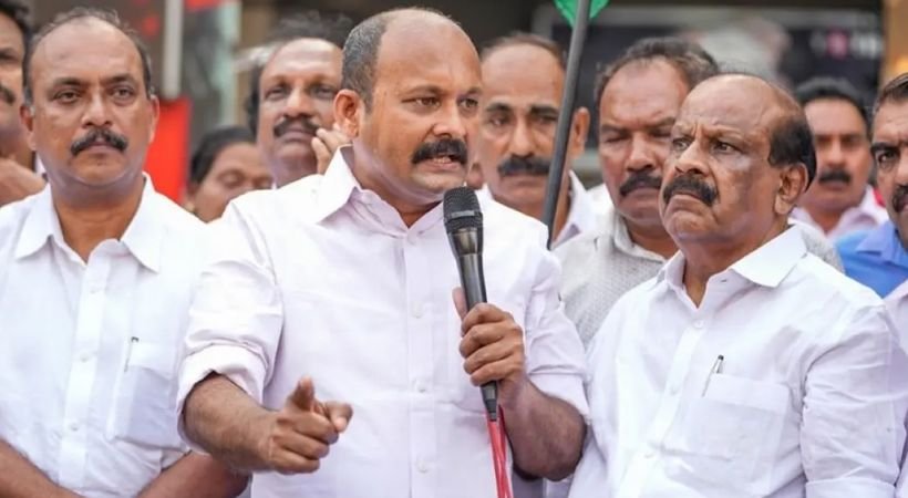 ചെറ്റത്തരവും ചന്ത വർത്തമാനവും പറയുന്നയാളാണ് കേരളത്തിന്റെ മുഖ്യമന്ത്രി: മുഹമ്മദ് റിയാസ്