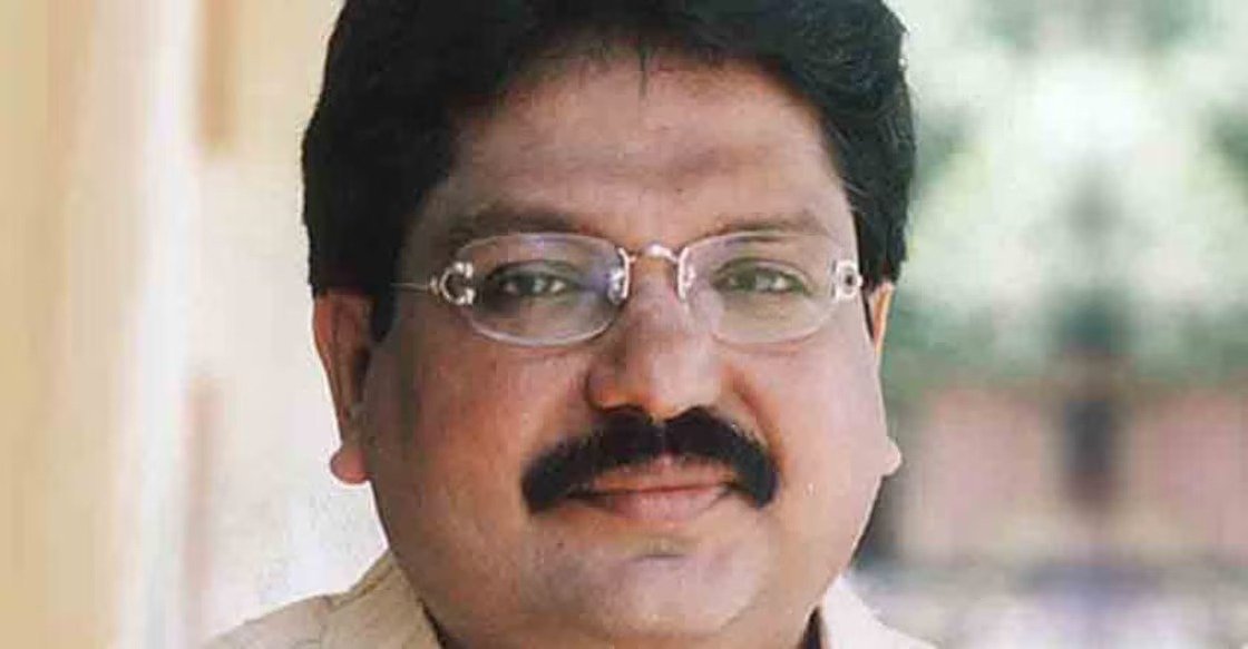 സ്വകാര്യ കാറിൽ നക്ഷത്ര ചിഹ്നമുള്ള ബോർഡ്; മുൻ.ഡി.ജി.പി ടോമിൻ തച്ചങ്കരിക്കെതിരെ അന്വേഷണം