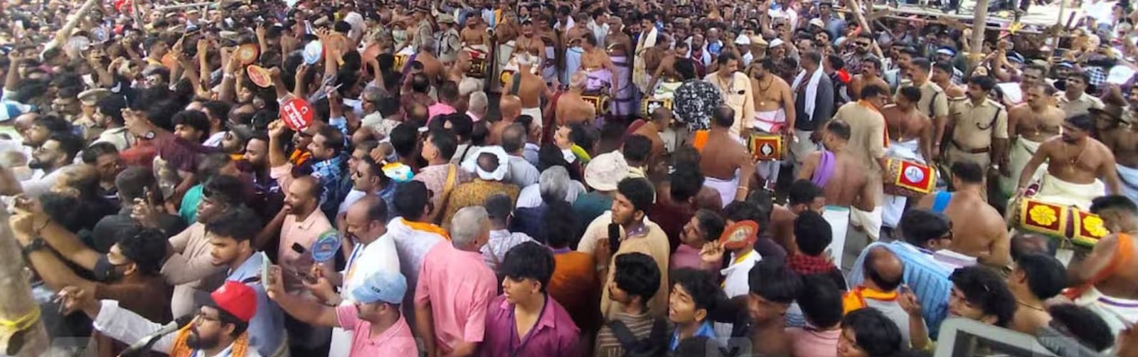 പൂരാവേശത്തിൽ തൃശൂർ; ഘടകപൂരങ്ങൾ എത്തി; മഠത്തിൽ വരവിന് തുടക്കം