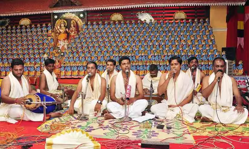 ക്രിസ്തീയ ഭക്തിഗാനം ആലപിച്ചത് ഒരു വലിയ അപരാധമാണെന്ന് തങ്ങൾ ഒരിക്കലും വിശ്വസിക്കുന്നില്ല; വിദ്വേഷങ്ങൾക്ക് മറുപടിയുമായി ക്ഷേത്രകമ്മിറ്റി