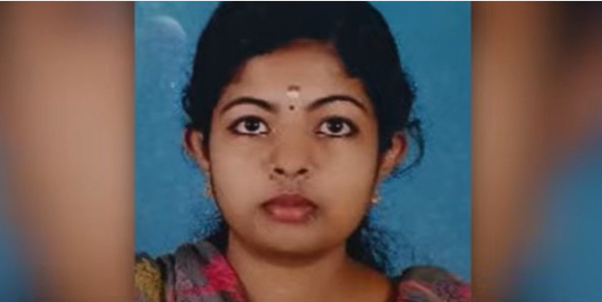നെ​യ്യാ​റ്റി​ൻ​ക​ര​യി​ൽ യു​വ​തി​യെ ഭ​ർ​ത്താ​വ് കു​ത്തി​ക്കൊ​ന്നു