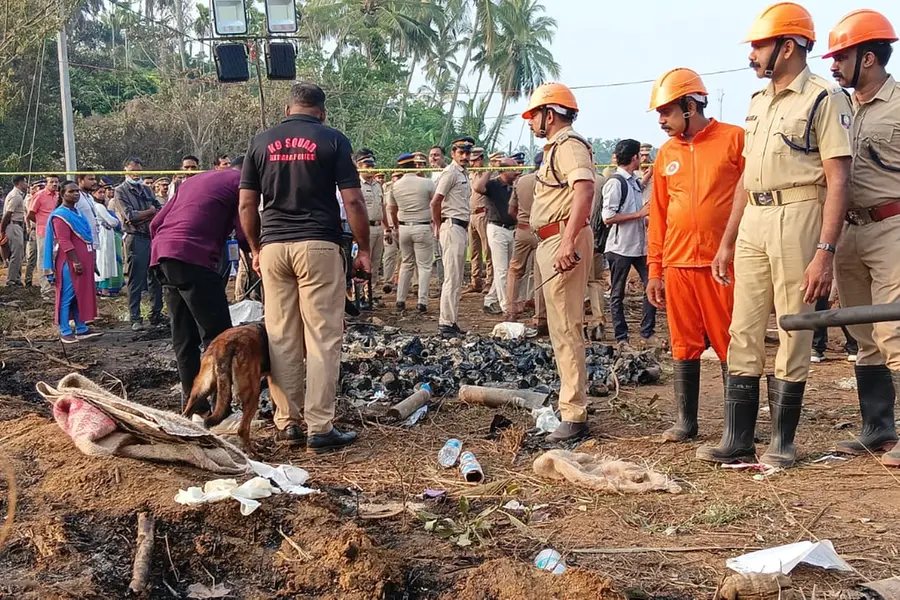 തൃശൂർ വെടിക്കെട്ടുപുര ദുരന്തം: സ്‌ഫോടനം കനത്ത ചൂട് കാരണമല്ലെന്ന് കേന്ദ്ര ഏജന്‍സിയായ പെസോ; ഷോർട്ട് സർക്യൂട്ടാണോയെന്നും അന്വേഷിക്കും