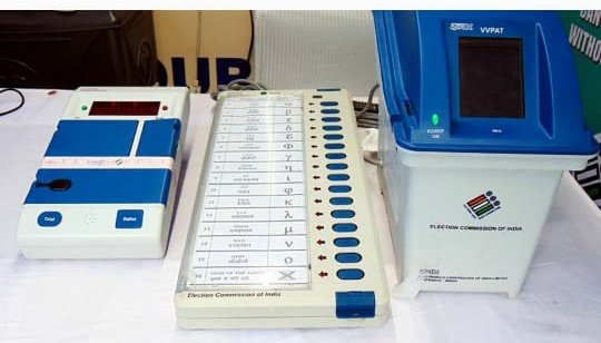 മൂന്നു തവണ വോട്ടിംഗ് മെഷീന്‍ തകരാറില്‍; പുതുപ്പള്ളിയിൽ പോളിംഗ് രണ്ടു മണിക്കൂര്‍ വൈകി