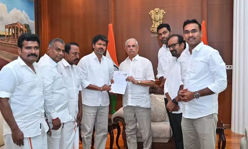 സർക്കാർ രൂപീകരിക്കാനുള്ള വിജയിയുടെ നീക്കത്തിന് തിരിച്ചടി