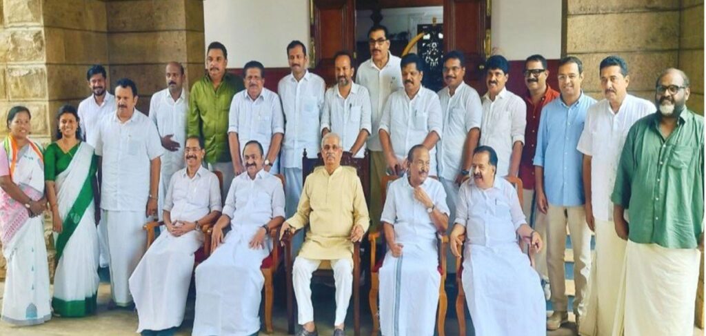 വി.​ഡി. സ​തീ​ശ​ൻ മ​ന്ത്രി​സ​ഭ​യി​ലെ വ​കു​പ്പു​വി​ഭ​ജ​നം പൂ​ർ​ത്തി​യാ​യി