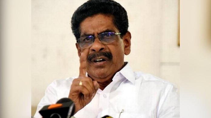 മുഖ്യമന്ത്രി ചർച്ചയയ്ക്ക് അടിയന്തര കൂടിക്കാഴ്ചക്ക് വിളിച്ച് രാഹുൽ ​ഗാന്ധി; താനില്ലെന്ന് നിലാപാട് അറിയിച്ച് മുല്ലപ്പള്ളി രാമചന്ദ്രൻ
