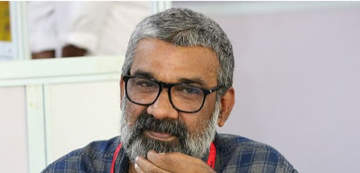 ലൈ​ഗി​ക അ​തി​ക്ര​മ കേ​സ്; ജാ​മ്യ​വ്യ​വ​സ്ഥ​യി​ൽ ഇ​ള​വ് തേ​ടി; സം​വി​ധാ​യ​ക​ൻ ര​ഞ്ജി​ത്ത് കോ​ട​തി​യെ സ​മീ​പി​ച്ചു